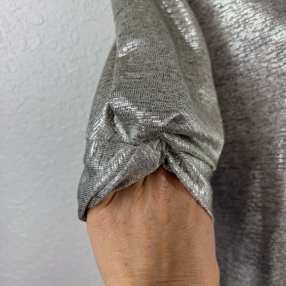 Kim & Cami Puff-sleeve‎ pewter metallic Twist-sleeve blouse, M - Picture 3 of 5